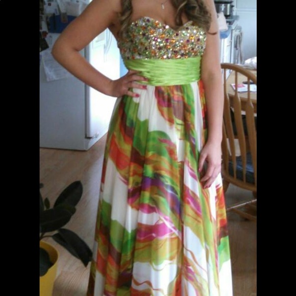 Size 6 prom dress - Picture 1 of 4